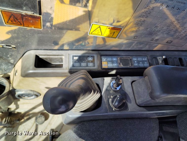 image for item EO9974 2006 Caterpillar 307C SB mini excavator