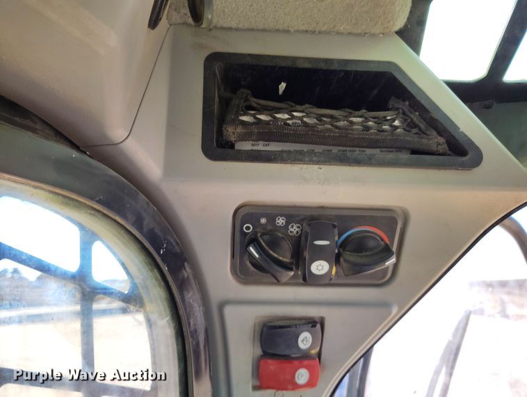 image for item EO9976 2017 Caterpillar 289D tracked skid steer loader