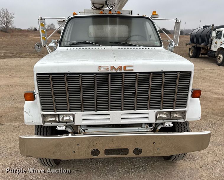 image for item EQ1132 1987 GMC C7000 bucket truck