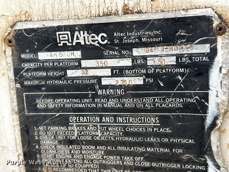 image for item EQ1132 1987 GMC C7000 bucket truck