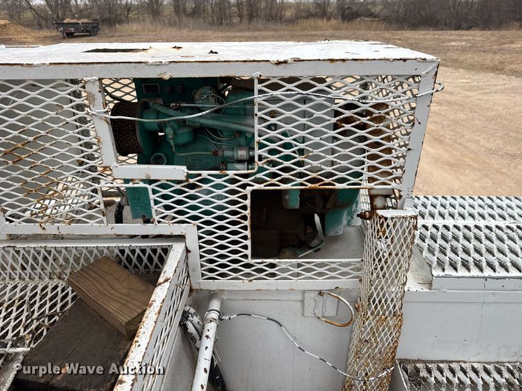 image for item EQ1132 1987 GMC C7000 bucket truck