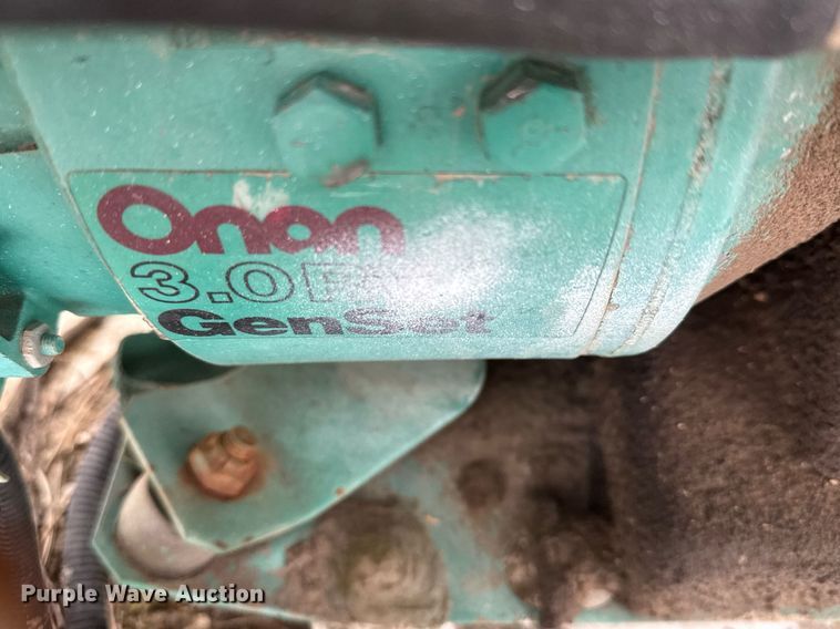 image for item EQ1132 1987 GMC C7000 bucket truck