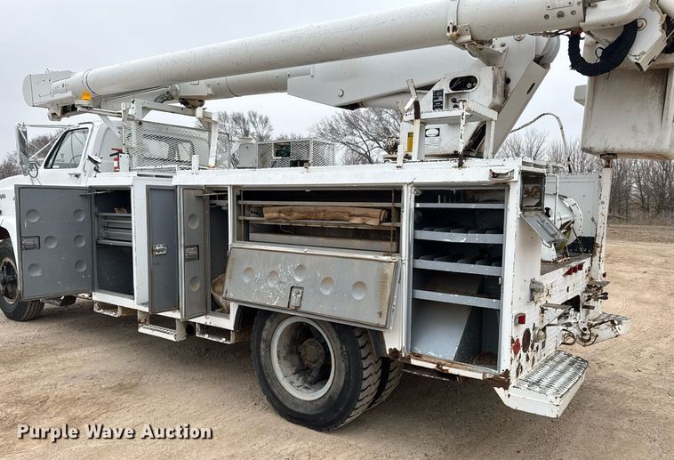 image for item EQ1132 1987 GMC C7000 bucket truck