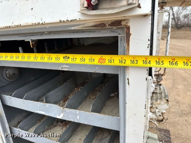 image for item EQ1132 1987 GMC C7000 bucket truck