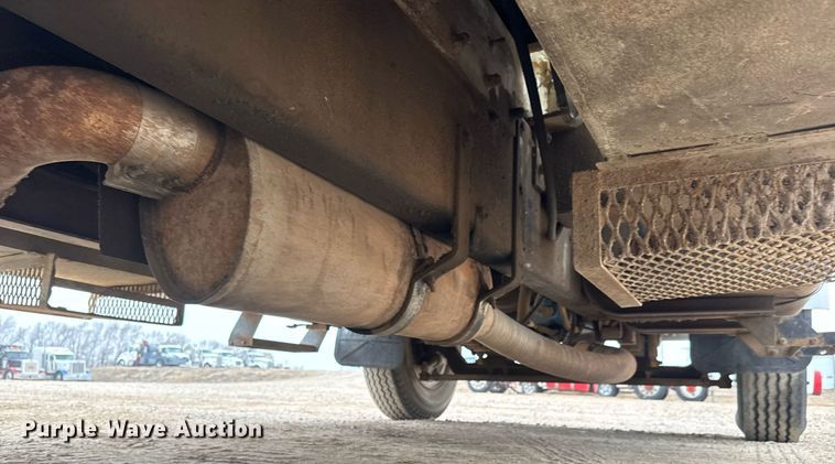 image for item EQ1132 1987 GMC C7000 bucket truck