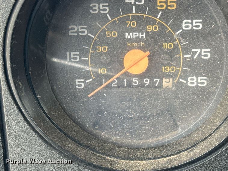 image for item EQ1132 1987 GMC C7000 bucket truck