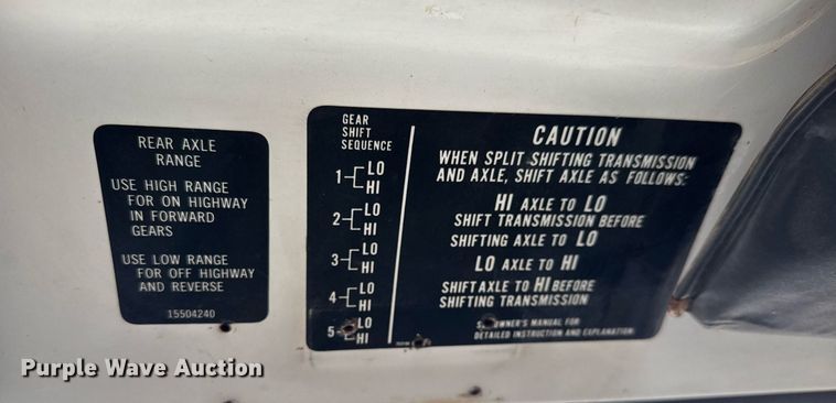 image for item EQ1132 1987 GMC C7000 bucket truck