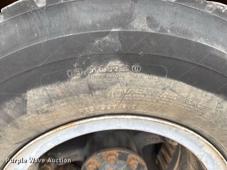 image for item EQ1132 1987 GMC C7000 bucket truck