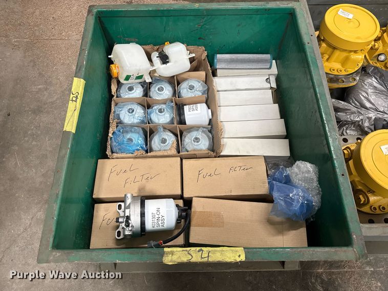 image for item EQ1167 Skid steer parts