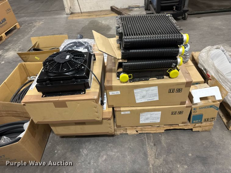 image for item EQ1167 Skid steer parts