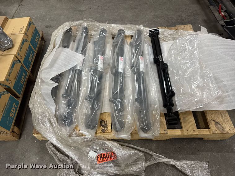 image for item EQ1167 Skid steer parts