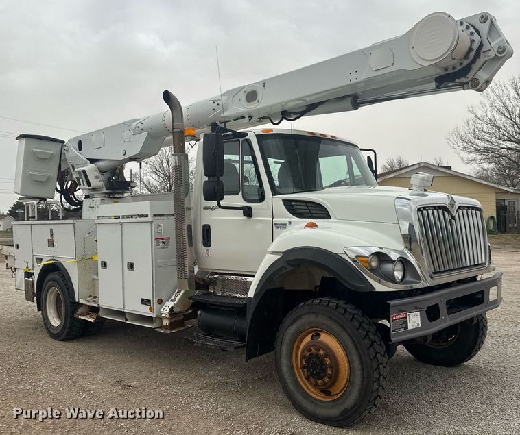 image for item EQ1218 2008 International WorkStar 7300 bucket truck