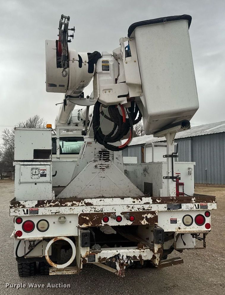 image for item EQ1218 2008 International WorkStar 7300 bucket truck
