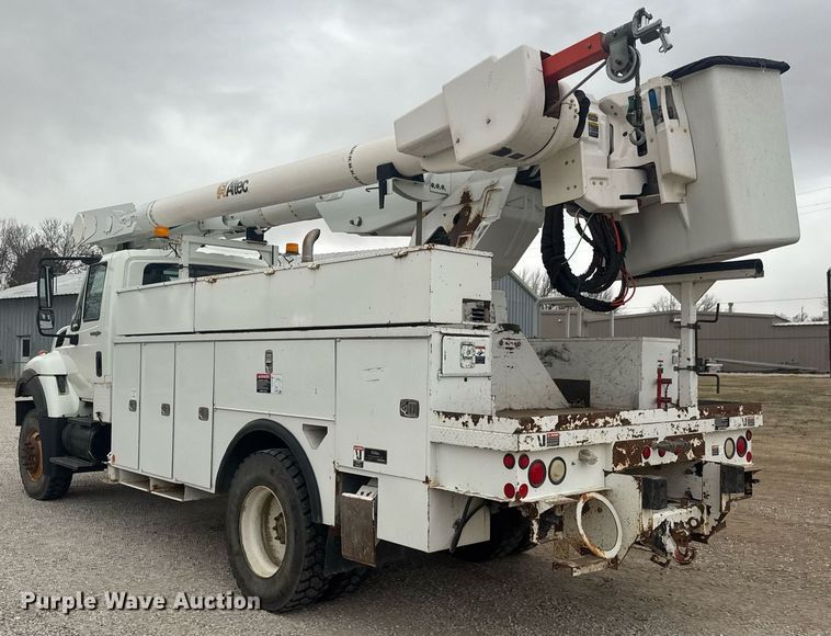 image for item EQ1218 2008 International WorkStar 7300 bucket truck