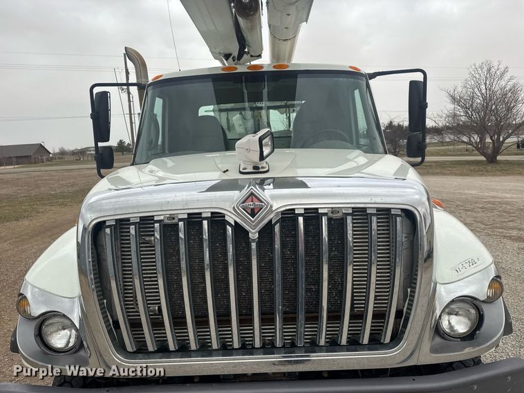 image for item EQ1218 2008 International WorkStar 7300 bucket truck
