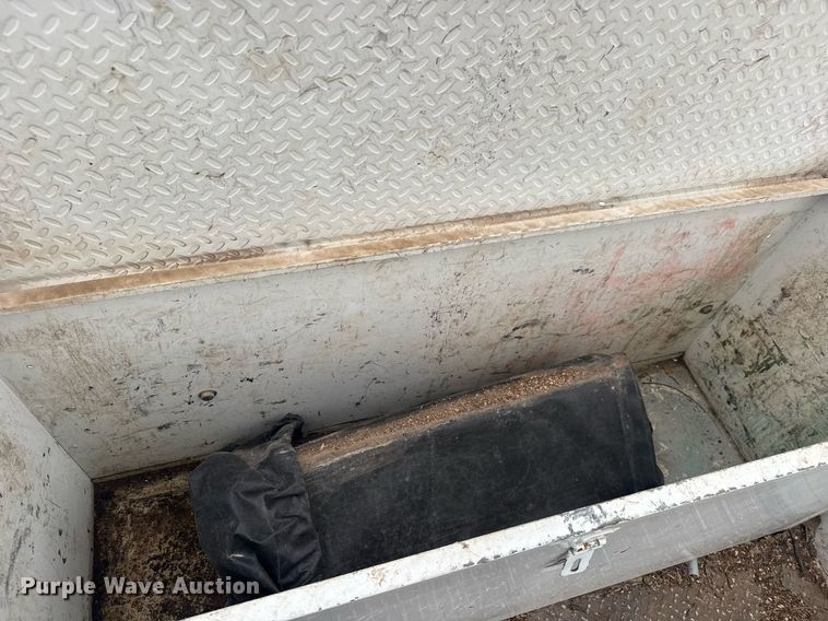 image for item EQ1218 2008 International WorkStar 7300 bucket truck