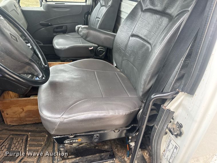 image for item EQ1218 2008 International WorkStar 7300 bucket truck