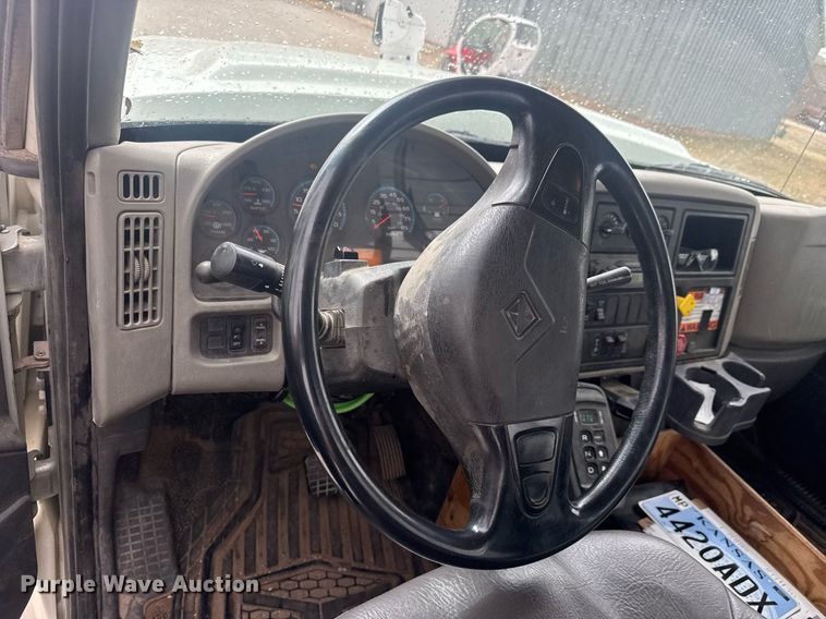 image for item EQ1218 2008 International WorkStar 7300 bucket truck