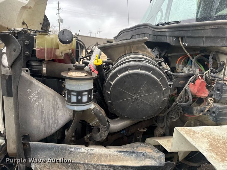 image for item EQ1218 2008 International WorkStar 7300 bucket truck