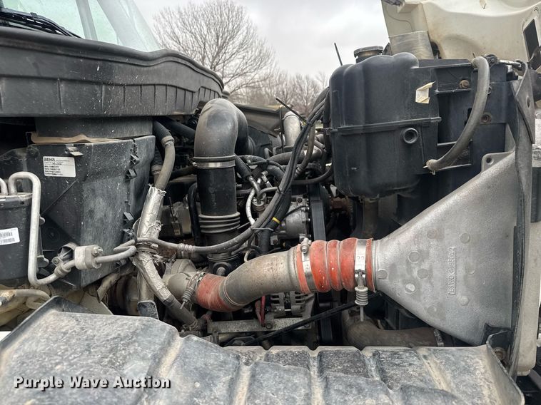 image for item EQ1218 2008 International WorkStar 7300 bucket truck