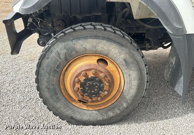 image for item EQ1218 2008 International WorkStar 7300 bucket truck