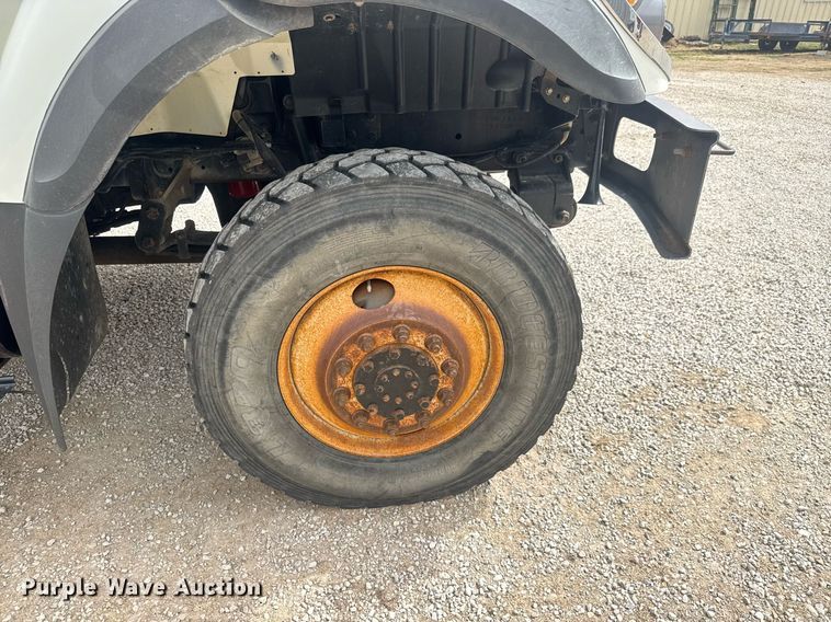 image for item EQ1218 2008 International WorkStar 7300 bucket truck