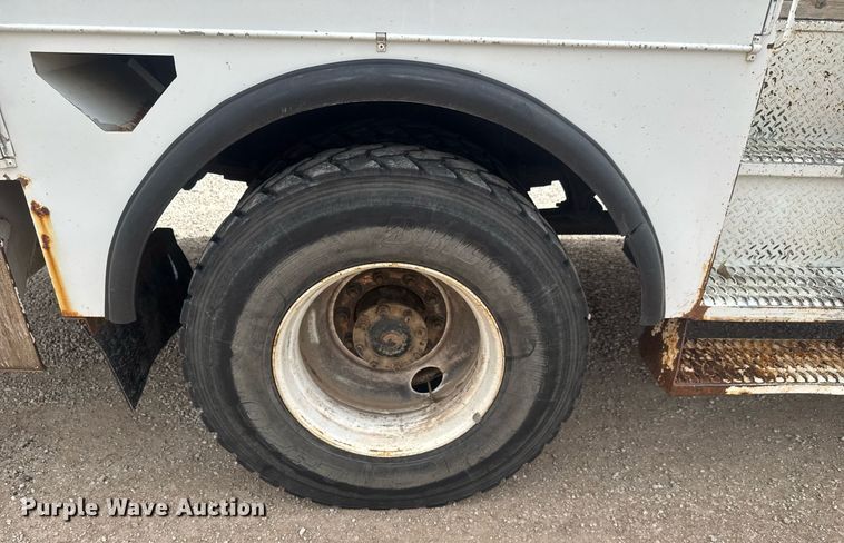 image for item EQ1218 2008 International WorkStar 7300 bucket truck