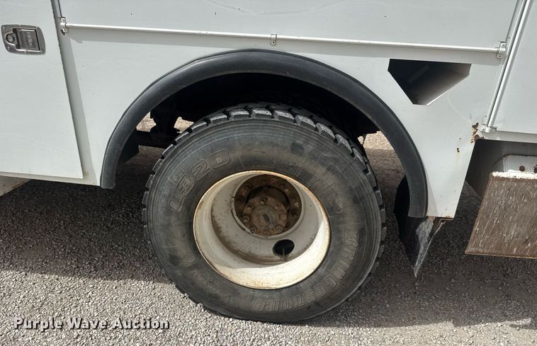 image for item EQ1218 2008 International WorkStar 7300 bucket truck