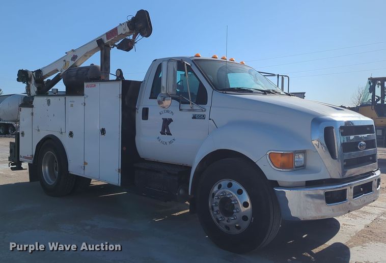 image for item EQ2260 2015 Ford F650 utility / service truck