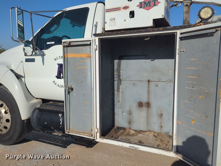 image for item EQ2260 2015 Ford F650 utility / service truck