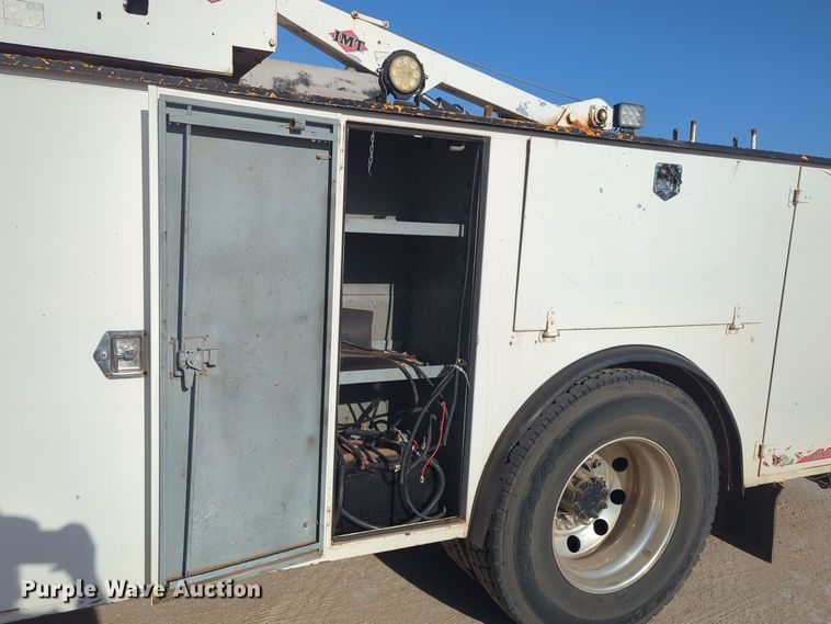 image for item EQ2260 2015 Ford F650 utility / service truck