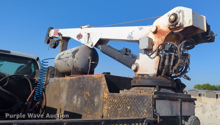 image for item EQ2260 2015 Ford F650 utility / service truck