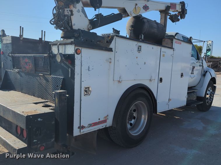 image for item EQ2260 2015 Ford F650 utility / service truck