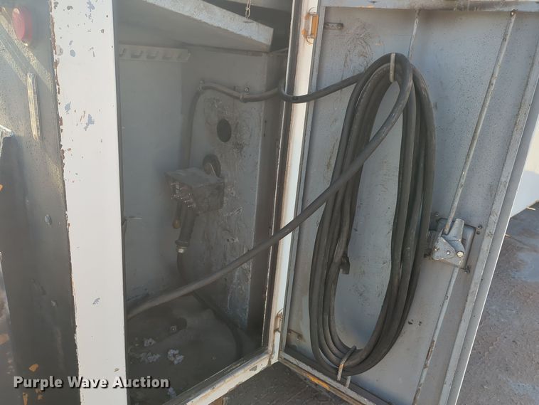 image for item EQ2260 2015 Ford F650 utility / service truck