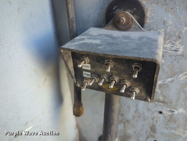 image for item EQ2260 2015 Ford F650 utility / service truck