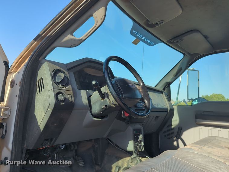 image for item EQ2260 2015 Ford F650 utility / service truck