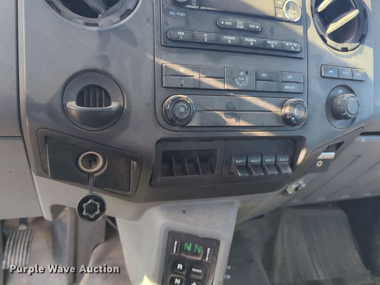 image for item EQ2260 2015 Ford F650 utility / service truck