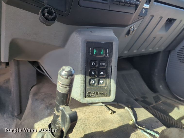 image for item EQ2260 2015 Ford F650 utility / service truck