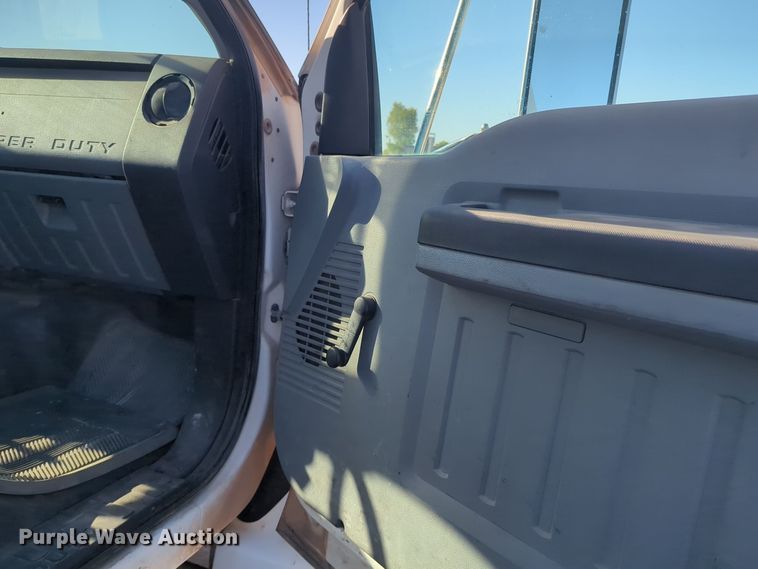 image for item EQ2260 2015 Ford F650 utility / service truck