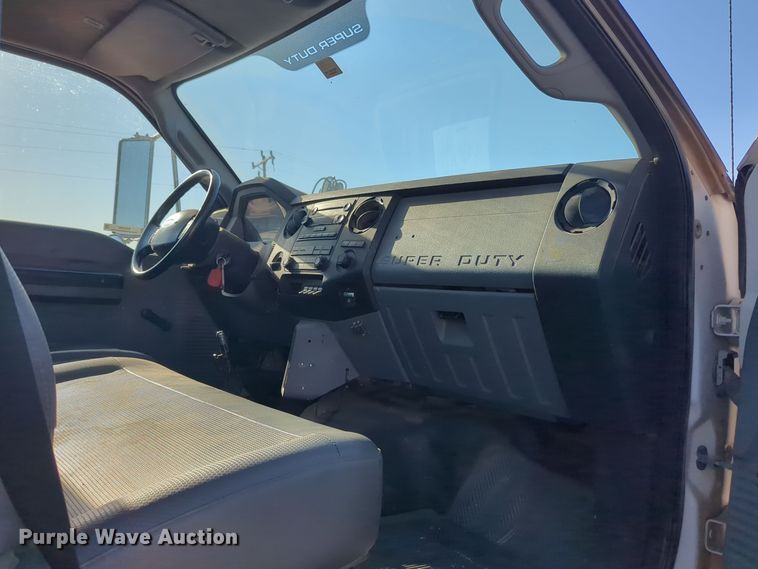 image for item EQ2260 2015 Ford F650 utility / service truck