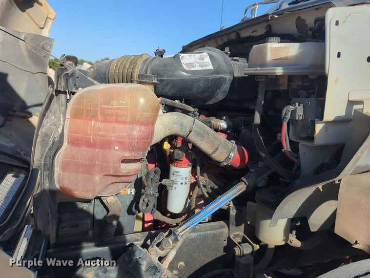 image for item EQ2260 2015 Ford F650 utility / service truck