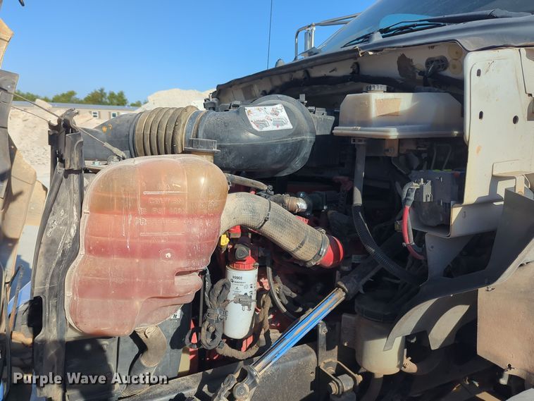 image for item EQ2260 2015 Ford F650 utility / service truck