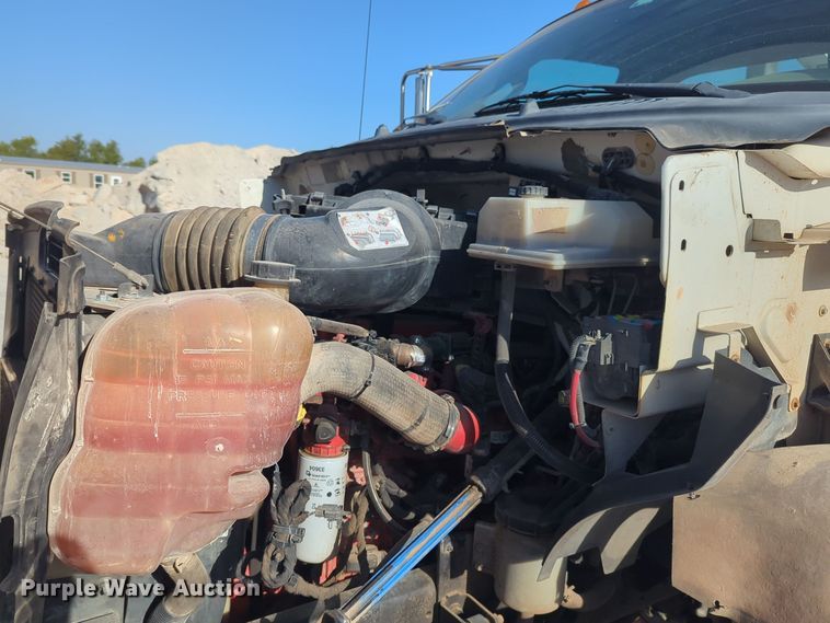 image for item EQ2260 2015 Ford F650 utility / service truck