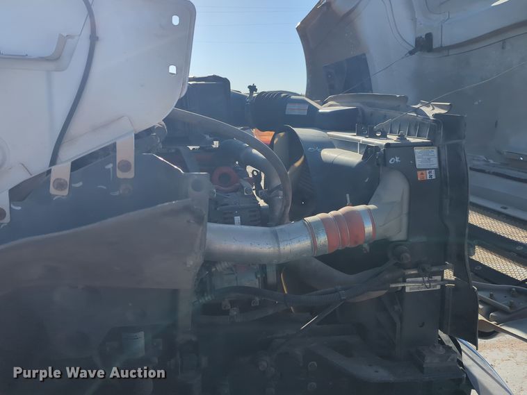 image for item EQ2260 2015 Ford F650 utility / service truck