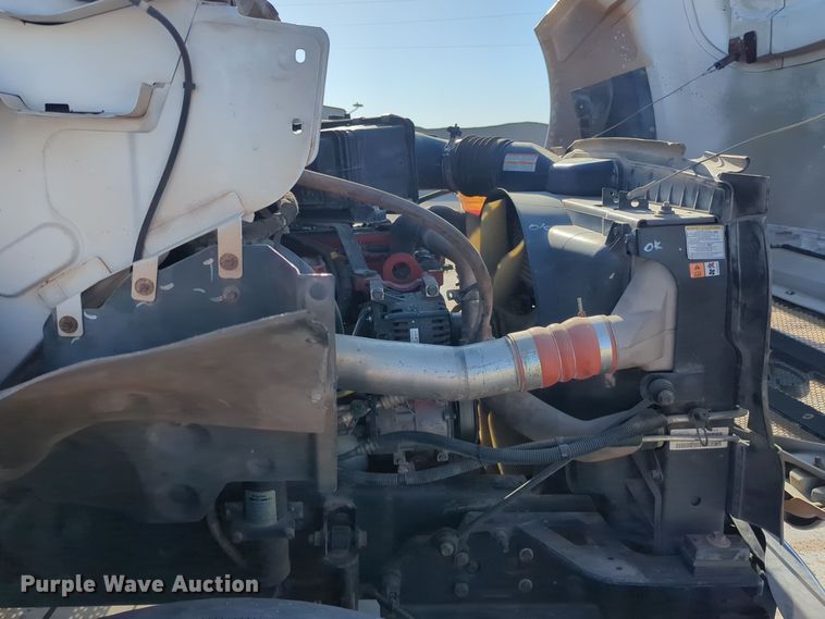 image for item EQ2260 2015 Ford F650 utility / service truck