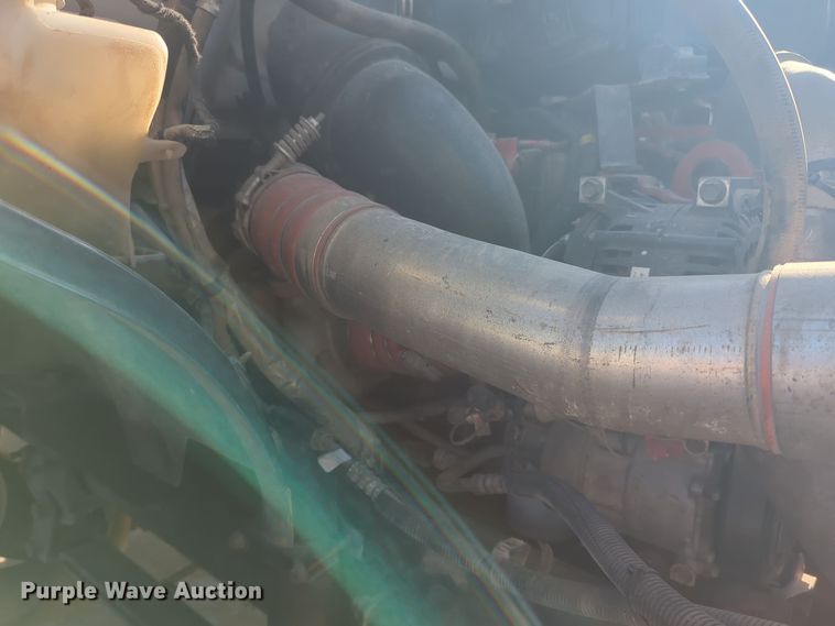 image for item EQ2260 2015 Ford F650 utility / service truck