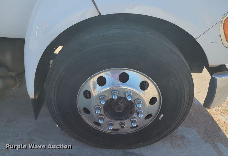 image for item EQ2260 2015 Ford F650 utility / service truck