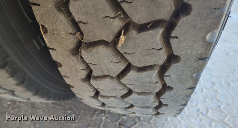 image for item EQ2260 2015 Ford F650 utility / service truck