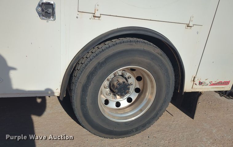 image for item EQ2260 2015 Ford F650 utility / service truck