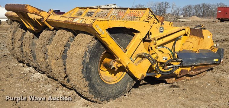 image for item EQ6744 2007 John Deere  1814C  scraper